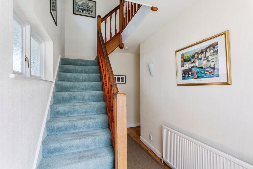 Property photo 2 of 20 Entrance Hall