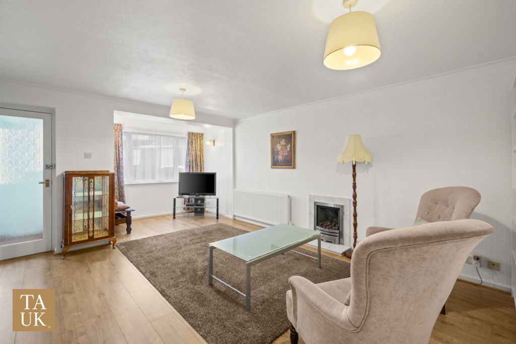 Property photo 3 of 18