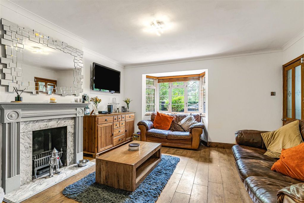 Property photo 3 of 32