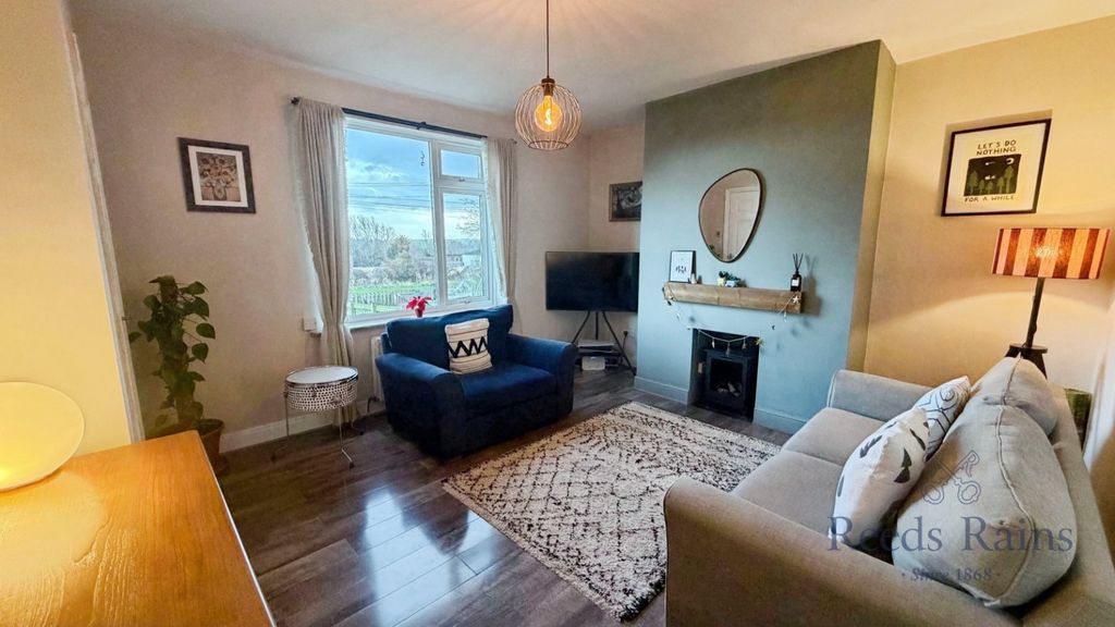 Property photo 2 of 14 Lounge