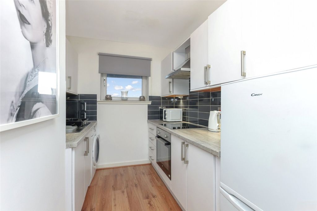 Property photo 3 of 21 Picture No. 09