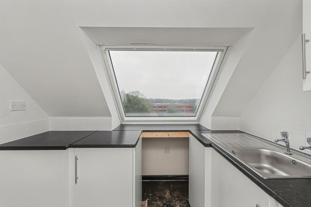 Property photo 2 of 15 Flat 71, Quartercroft, Pyramid Close, Weston Favell, Northampton, Northamptonshire, Nn3 8Dp