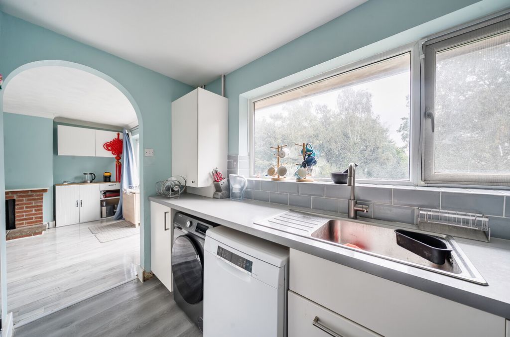 Property photo 3 of 11 1362440-13-68E62F...