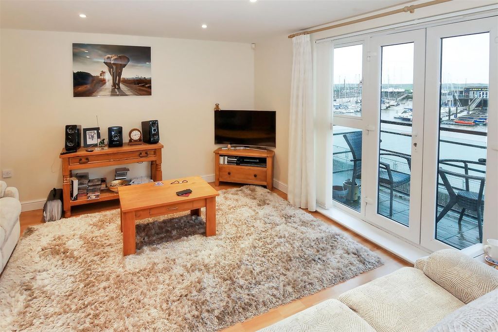 Additional image 4 of 2 bed flat for salePier Road, Littlehampton BN17