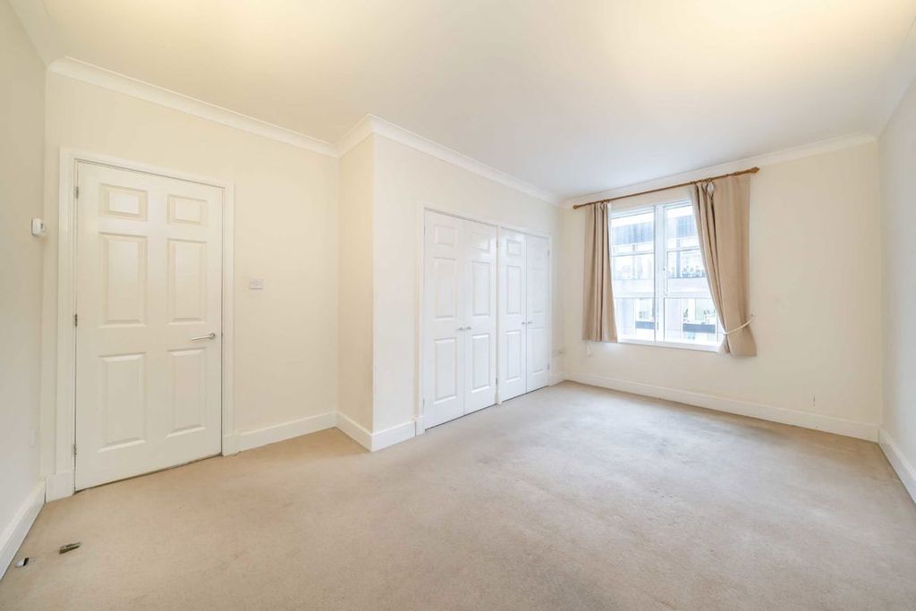 Property photo 3 of 6