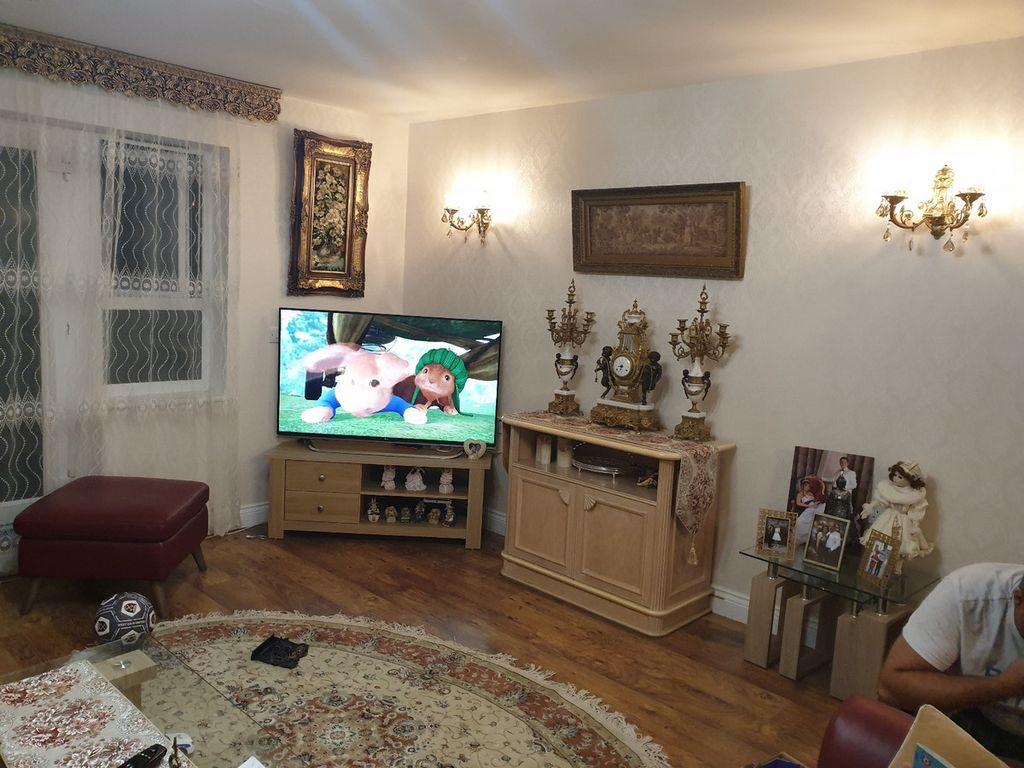 Property photo 3 of 7