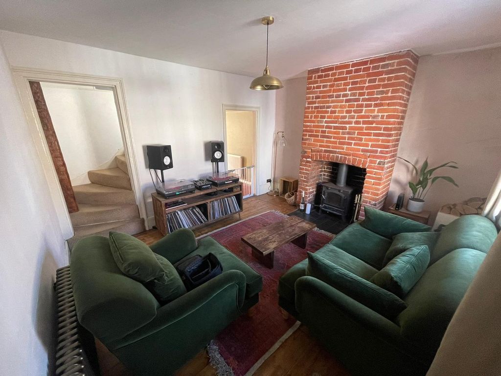 Property photo 2 of 8