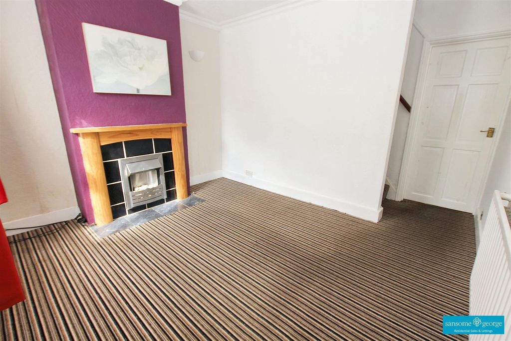 Property photo 3 of 17 Living Room