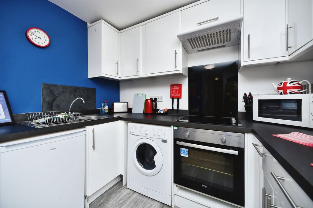 Property photo 2 of 16