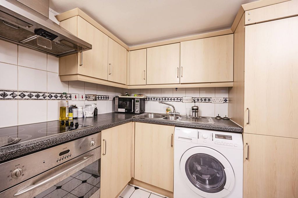 Property photo 2 of 9