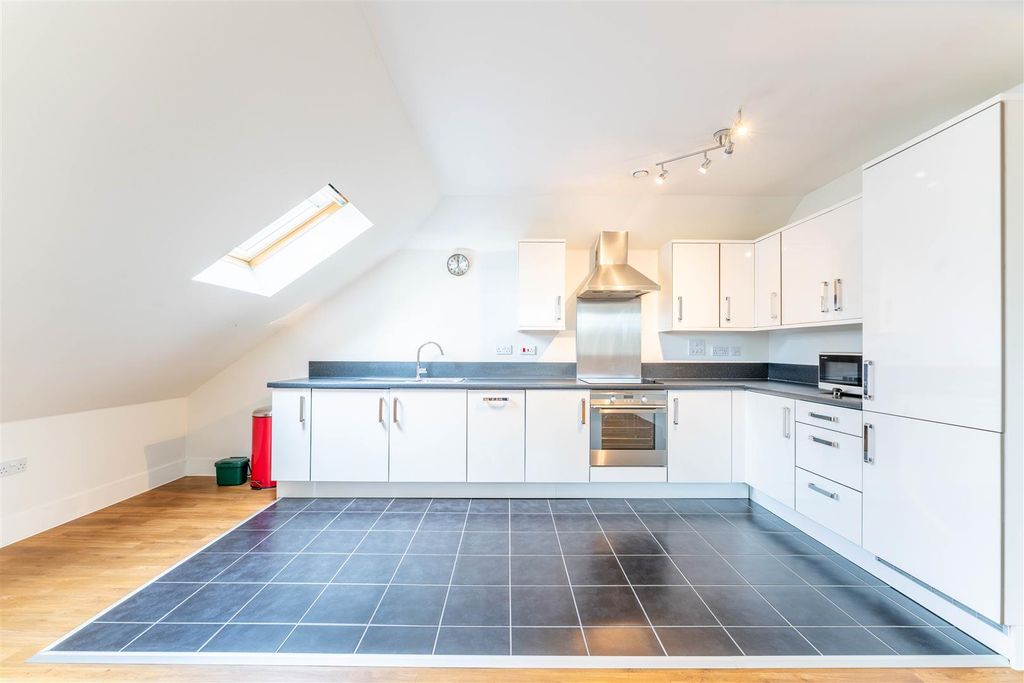 Property photo 3 of 11 33 Mhc Kitchen.Jpg