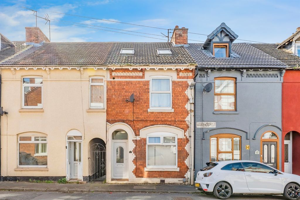 Property photo 2 of 17