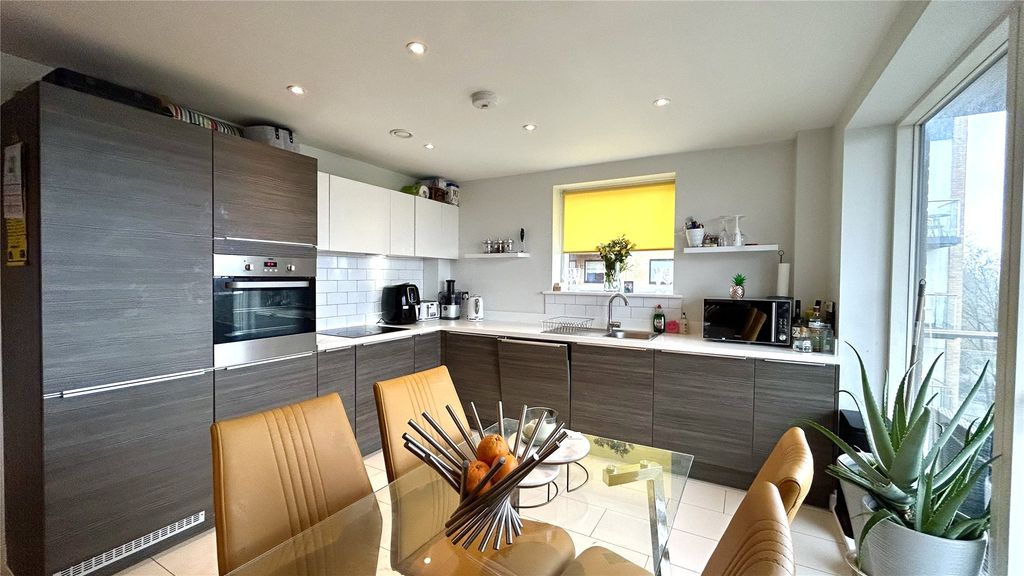 Property photo 2 of 8 Picture No. 10