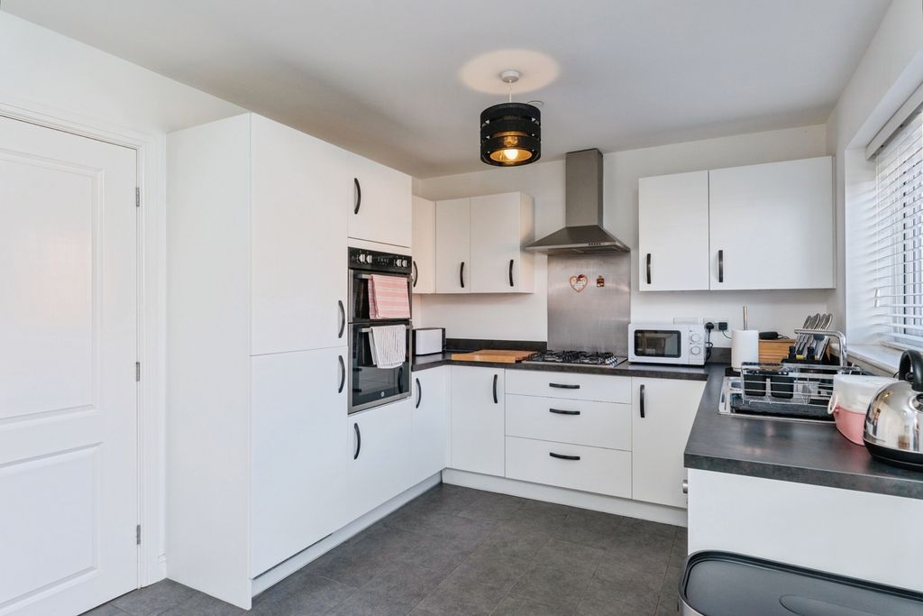 Property photo 2 of 20 Pbox-Img.Jpg