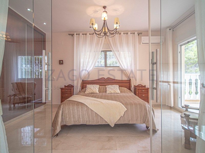 Property photo 1 of 39