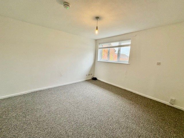 Property photo 2 of 6 Lounge