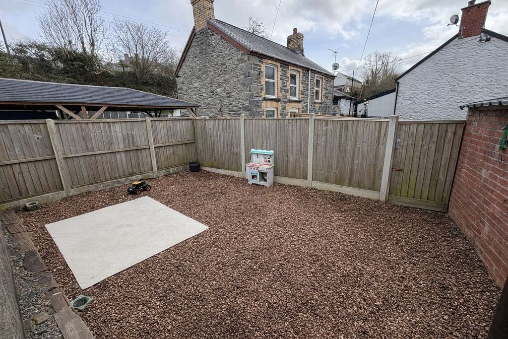 Property photo 2 of 13