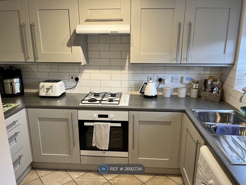 Property photo 2 of 9 Kitchen