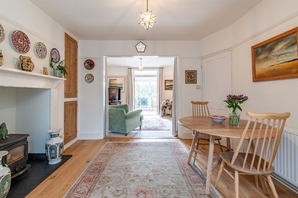 Property photo 2 of 22