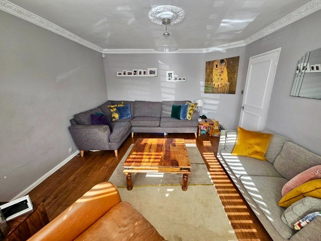 Property photo 3 of 19 Photo 21