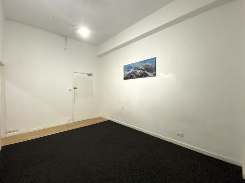 Property photo 3 of 11 Photo 3