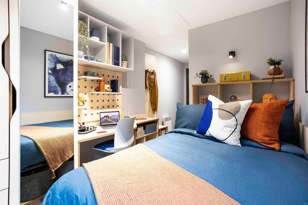 Property photo 3 of 11