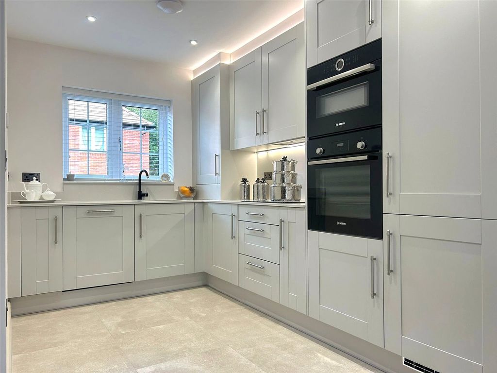 Property photo 3 of 25 Picture No. 80