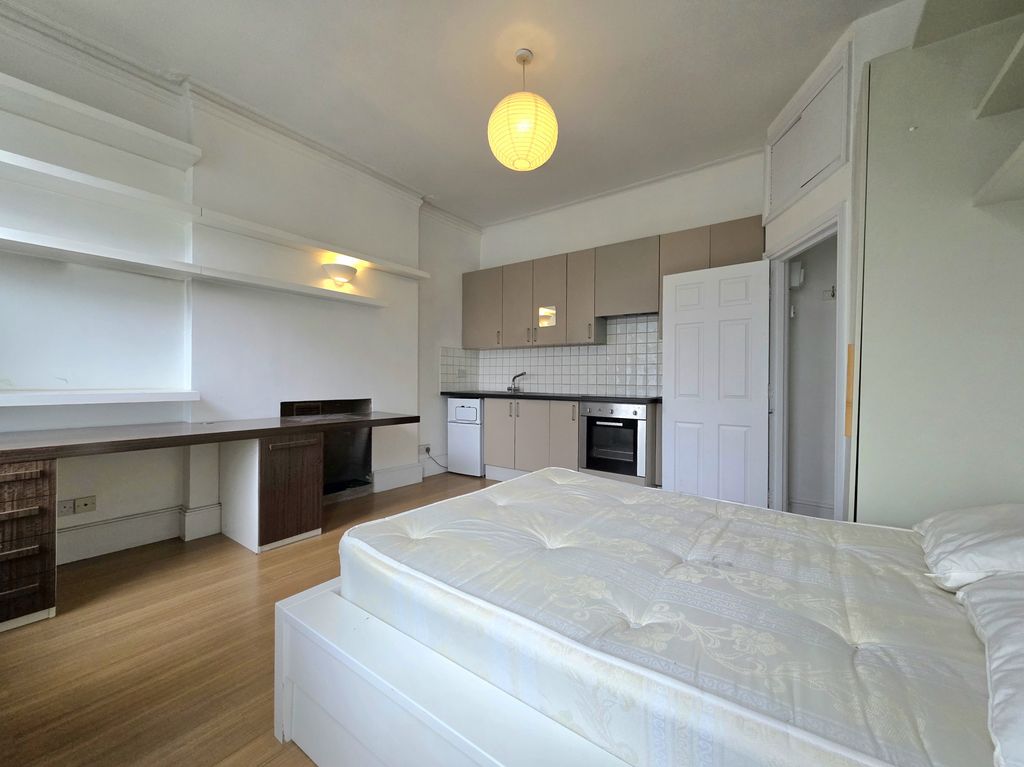 Property photo 3 of 6