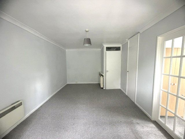 Property photo 2 of 6 Picture No. 12