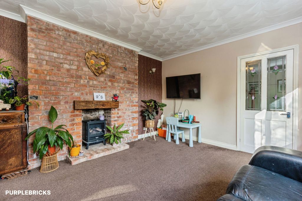 Property photo 3 of 34