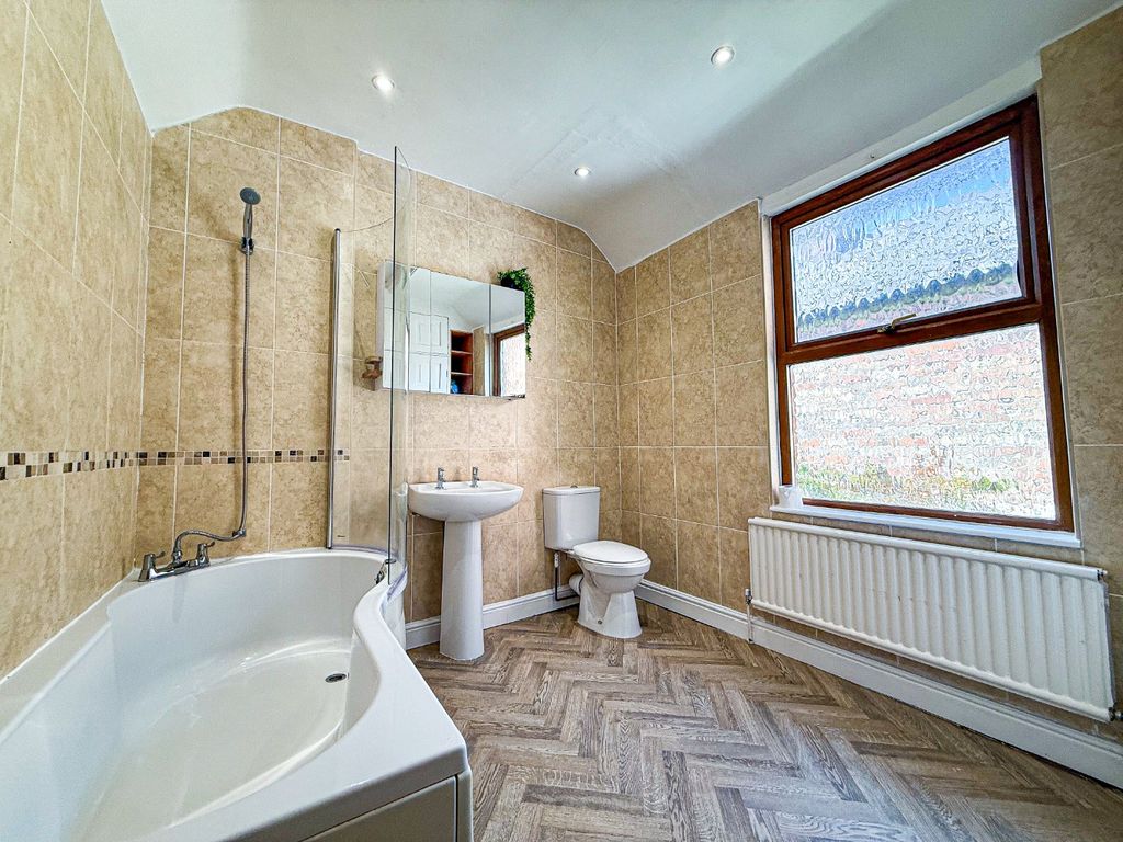 Property photo 3 of 10 4533113