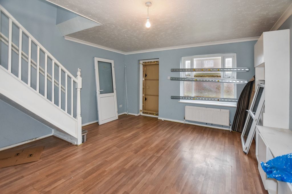 Property photo 3 of 20 31 Cranberry Lane, Canning Town, London E16 4Pd
