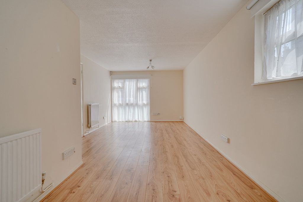 Property photo 2 of 11 4449812