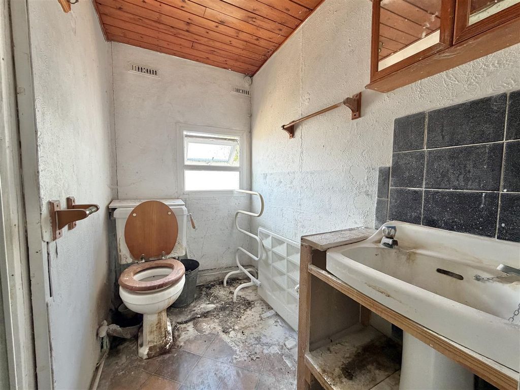 Property photo 3 of 8 Shower Room