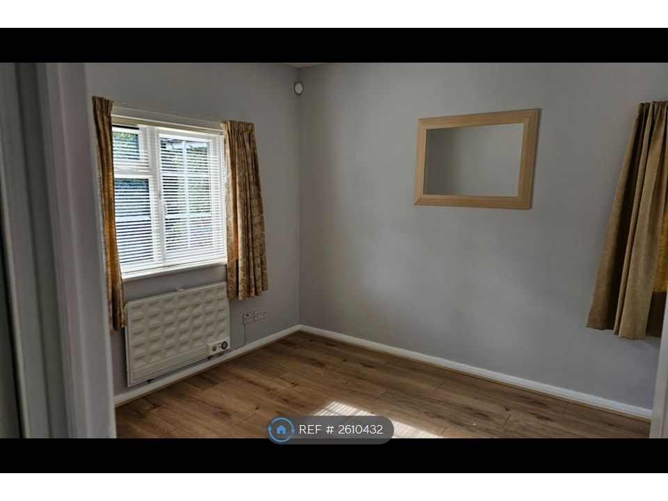 Property photo 1 of 10 Bedroom