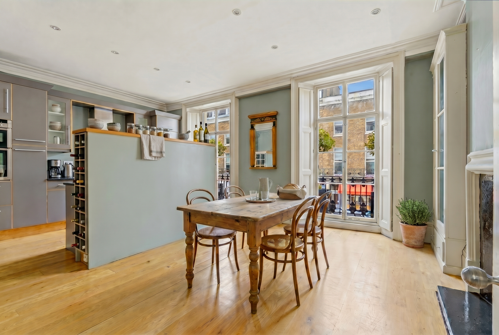 Property photo 3 of 7 Dining Area