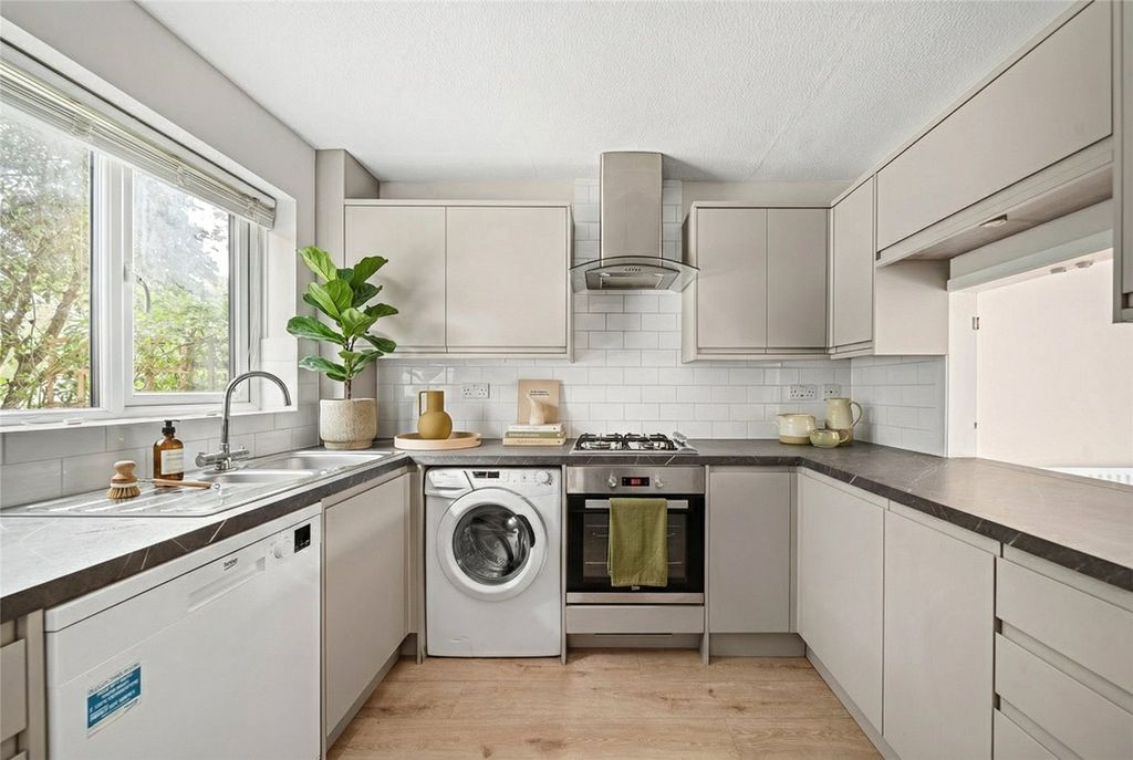 Property photo 2 of 12 Picture No. 21