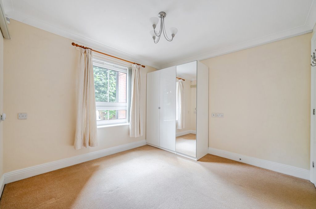 Property photo 3 of 12 1326331-1-688215E...