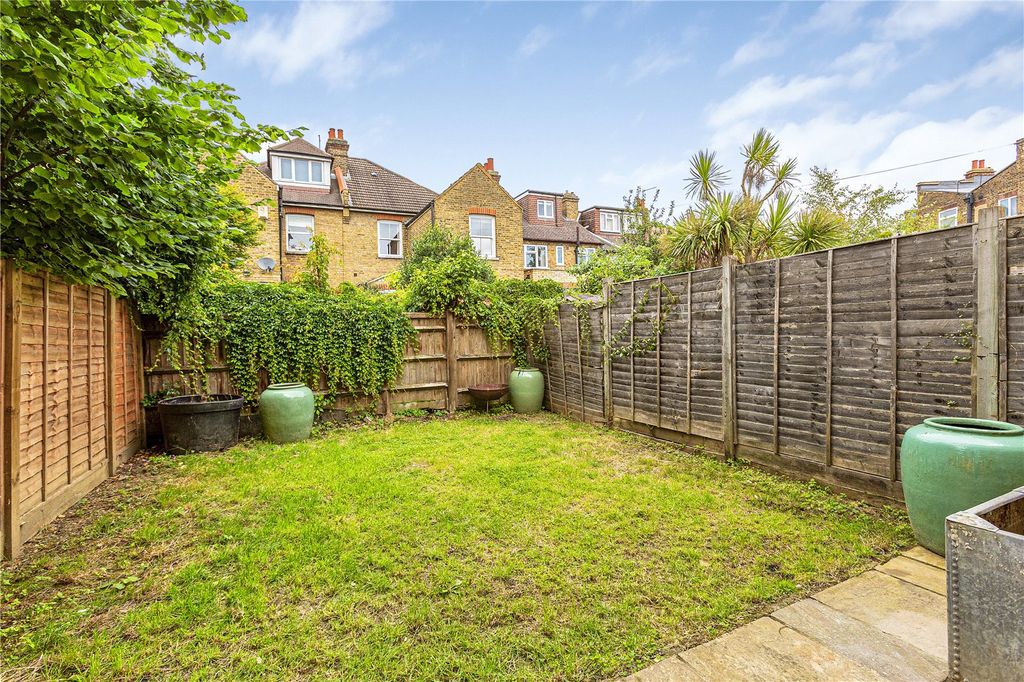 Property photo 3 of 15 Garden