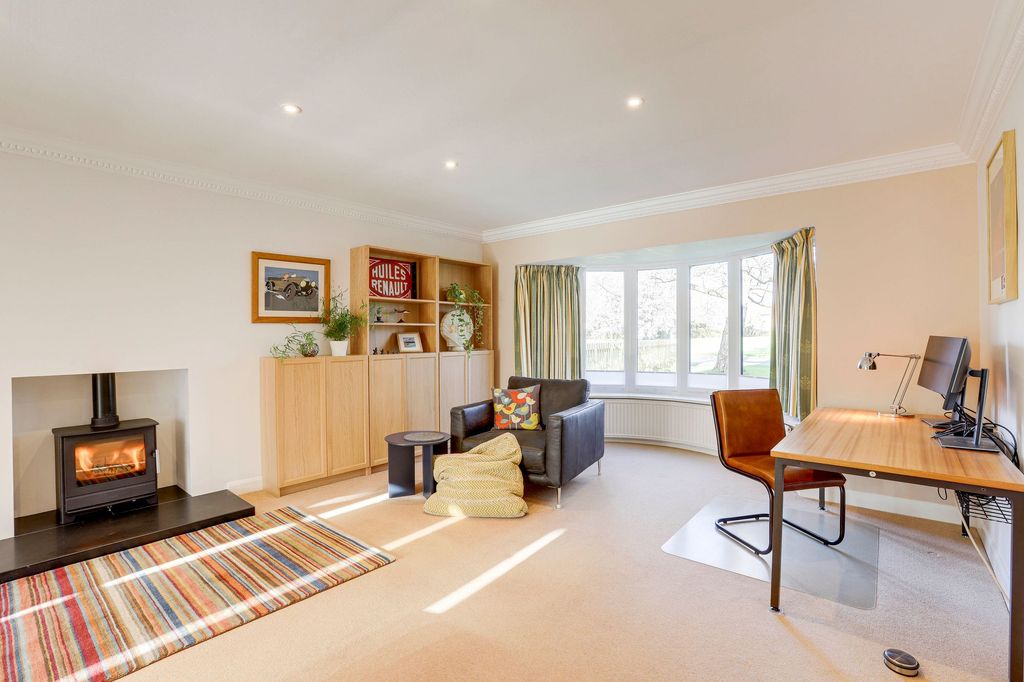 Property photo 2 of 52