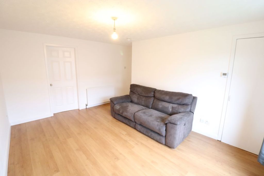 Property photo 2 of 7 Lounge