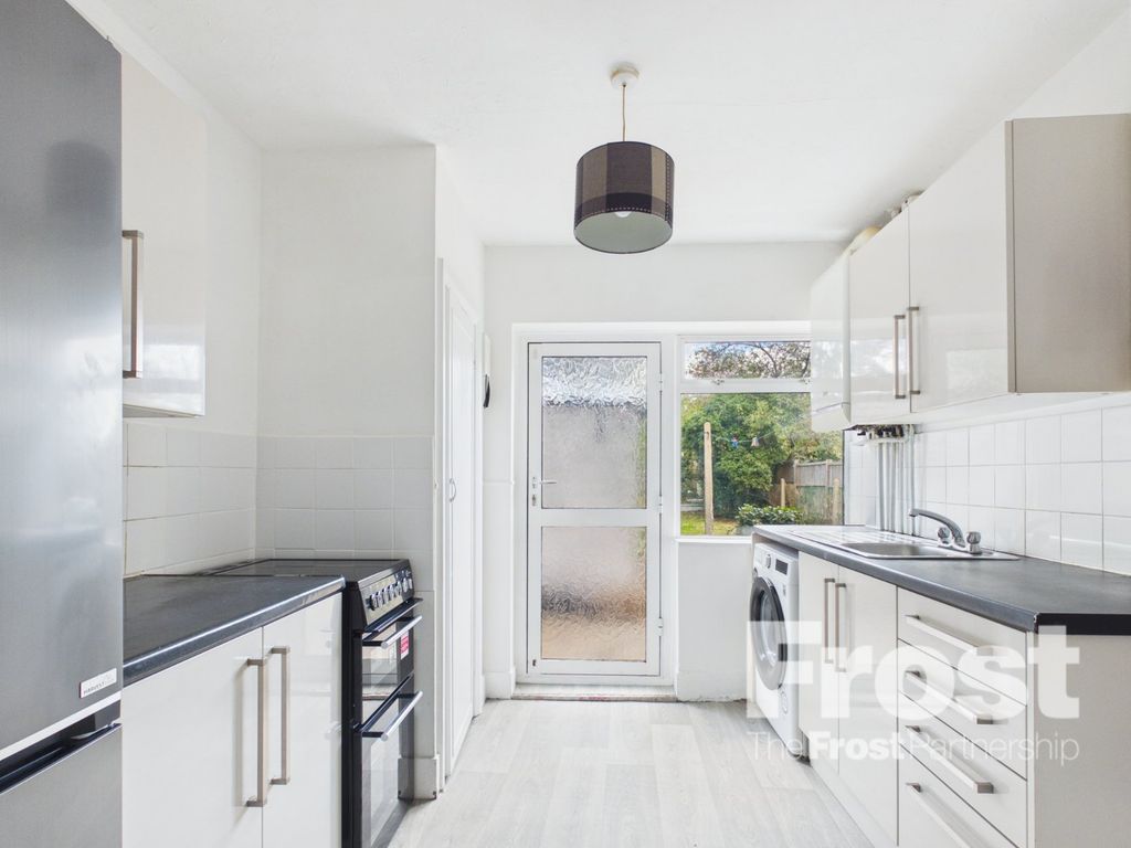Property photo 1 of 8 Kitchen