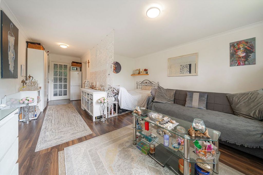 Property photo 2 of 4