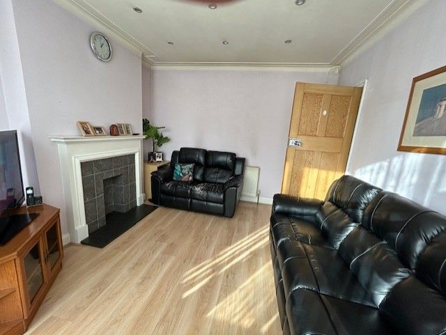 Property photo 2 of 12 Reception 1