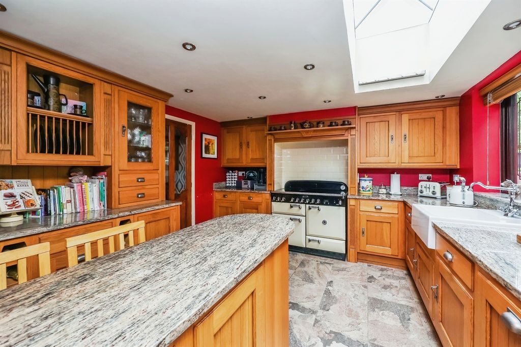 Property photo 3 of 17
