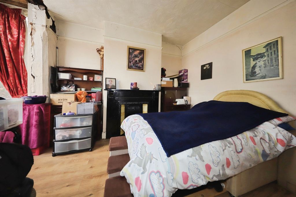Property photo 3 of 16