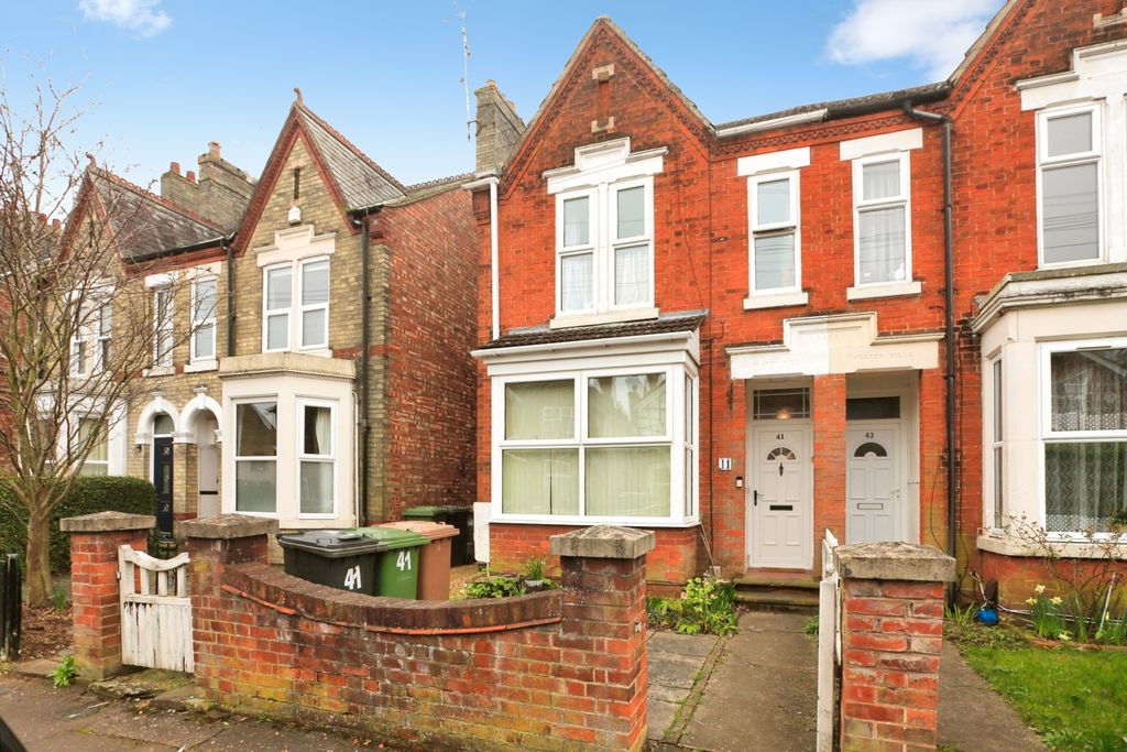 Property photo 1 of 15 Front