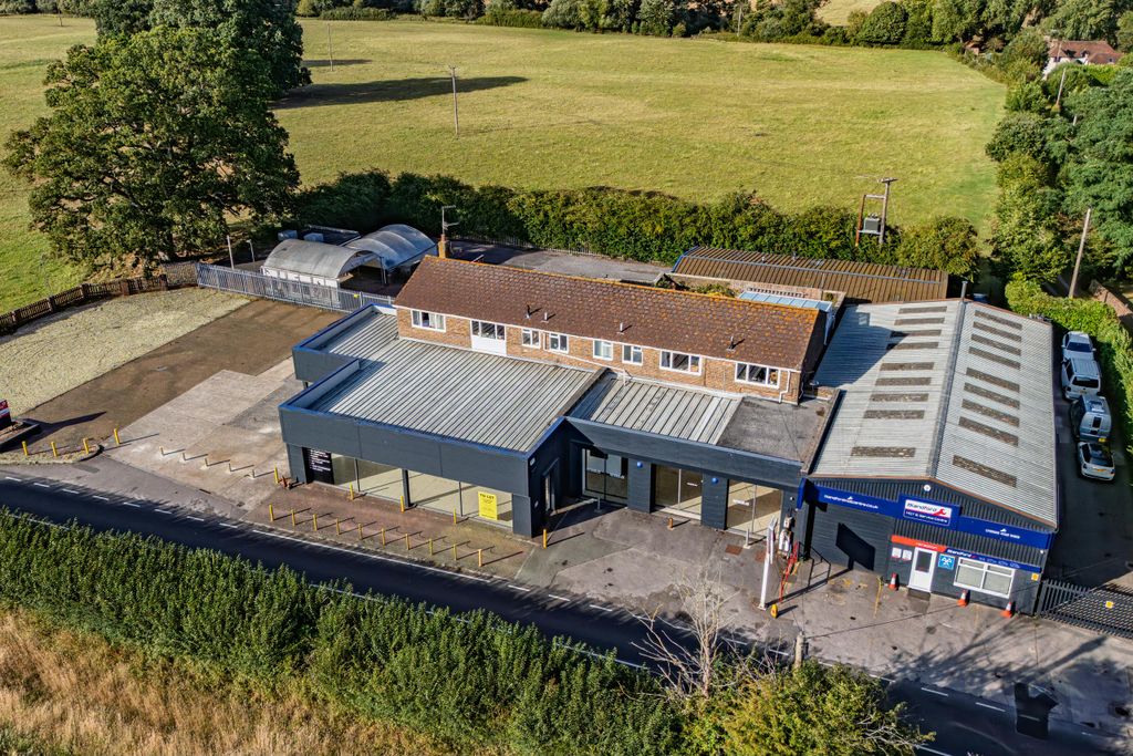 Property photo 2 of 14 Ktr Hosue Annotated Stills_02_1920 x 1280.Jpg