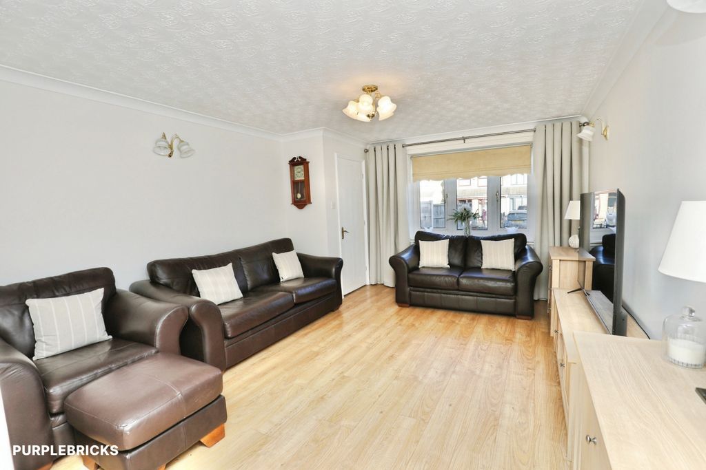 Property photo 2 of 29