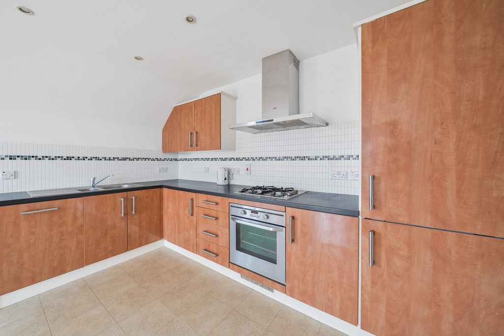 Property photo 2 of 22 1431092-21-69B7d2...